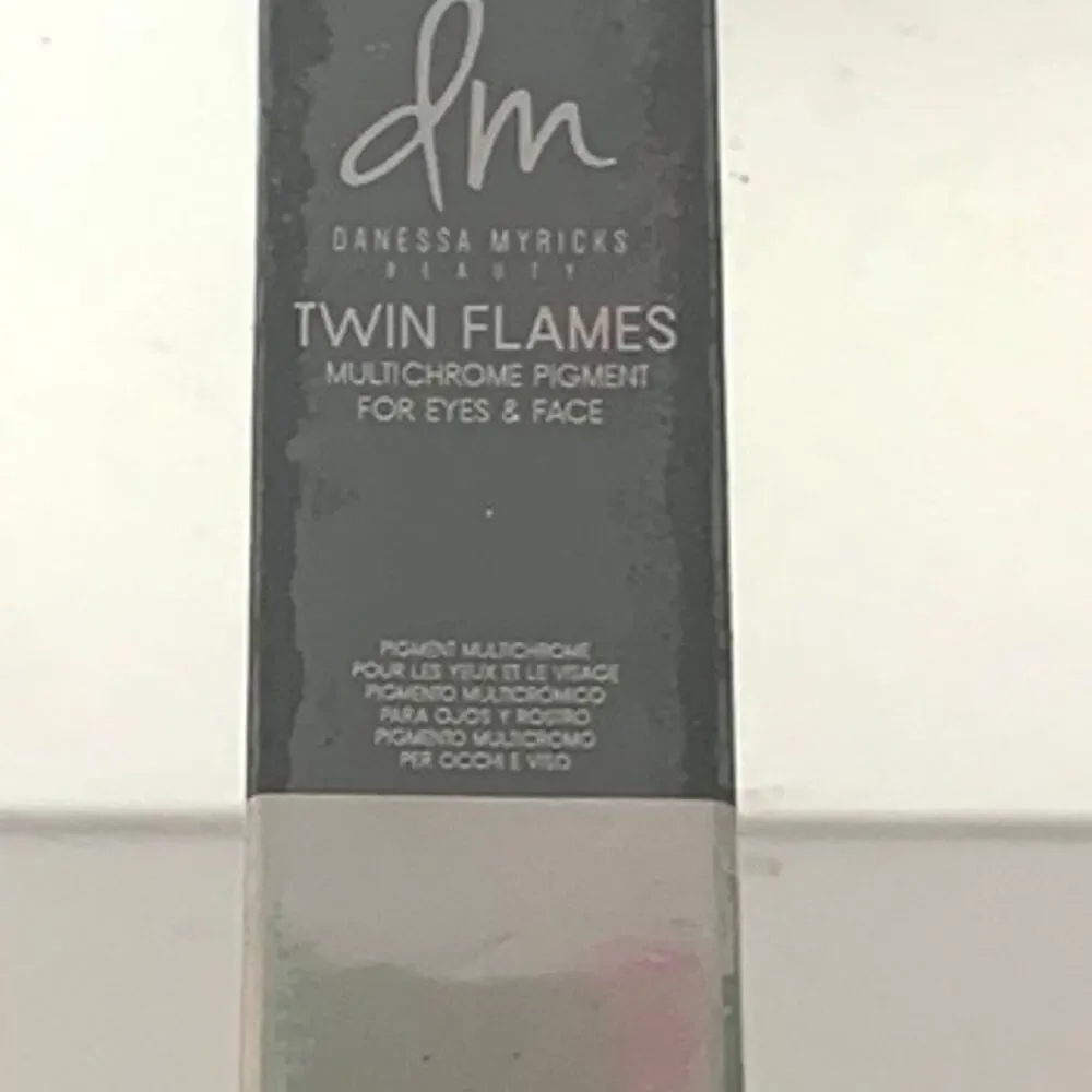 Danessa Myricks Beauty Twin Flames Multichrome Pigment - Bae Color (Eyes & Face)